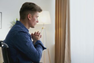 Speranta TV | DEVOȚIONAL: O MÂNĂ DE AJUTOR PENTRU CEI DISPERAȚI