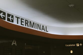 Speranta TV | Aeroportul Internațional Sibiu, primul aeroport din România pe care a devenit operațional Sistemul de Intrare/Ieșire (EES) la controlul de frontieră