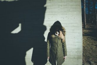 Speranta TV | Noua lege schimbă radical viața victimelor violenței domestice. Psihologul Radu Leca explică