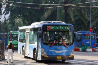 Speranta TV | Autobuze chinezești, controlate de la distanță de producători