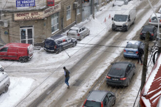 Speranta TV | Vreme de iarnă în Capitală, cu viscol, ghețuș și 10 mașini avariate