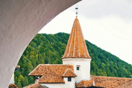 Speranta TV | Salonul de la Paris: Țară sigură și o destinație de neratat – România, din ce în ce mai tentantă pentru turiștii străini