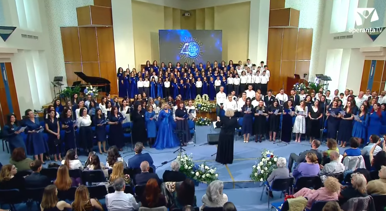 Speranta TV | Corul „Flori și Stele” a sărbătorit, în data de 25 aprilie, 40 de ani de activitate muzicală printr-un concert aniversar organizat la Universitatea Adventus din Cernica
