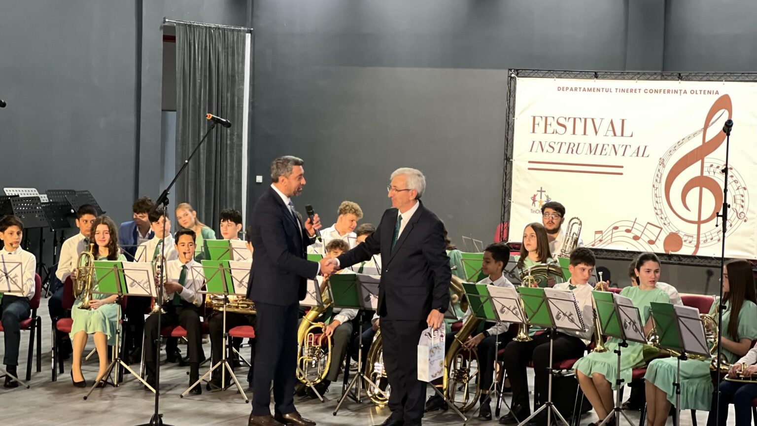 Speranta TV | Un festival instrumental a reunit la Roșiorii de Vede, județul Teleorman, copii, tineri și membri ai mai multor comunități adventiste din Oltenia