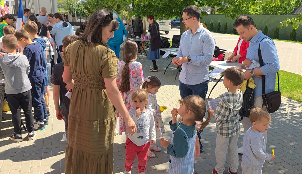 Speranta TV | Familia este locul în care copiii deprind, prin gesturi simple și experiențe de zi cu zi, încrederea, comunicarea și apropierea de ceilalți