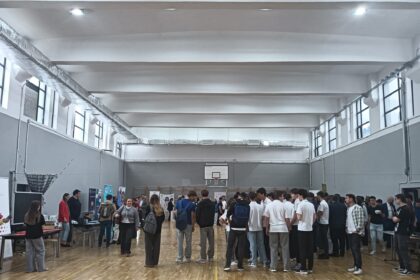 Speranta TV | Liceul Teologic Adventist „Ștefan Demetrescu” din București a organizat prima ediție a unui târg educațional dedicat orientării elevilor