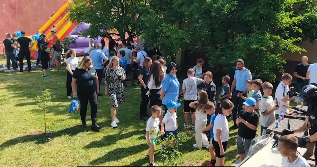 Speranta TV | La Penitenciarul Gherla, din județul Cluj, familiile angajaților au participat la o activitate specială, pregătită pentru a aduce împreună copii, părinți, angajați și voluntari