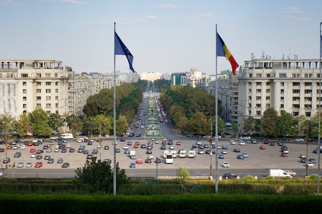 Speranta TV | Haos în București, după furtună. Stația de metrou Piața Victoriei, complet inundată. În 10 ore a plouat cât într-o lună