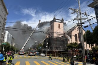 Speranta TV | Un incendiu de proporții a cuprins clădirea istorică a Bisericii Adventiste San Francisco Central, din statul american California