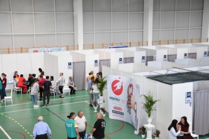 Speranta TV | Peste 700 de consultații gratuite au fost oferite locuitorilor din Negrești-Oaș, în cadrul campaniei de sănătate „Din grijă pentru tine”, a Bisericii Adventiste de Ziua a Șaptea