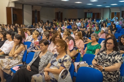 Speranta TV | La Cernica, în județul Ilfov, sute de femei din comunitățile Bisericii Adventiste de Ziua a Șaptea din Muntenia s-au întâlnit la Festivalul „Trăiește cu SENS, cu SENSibilitate”