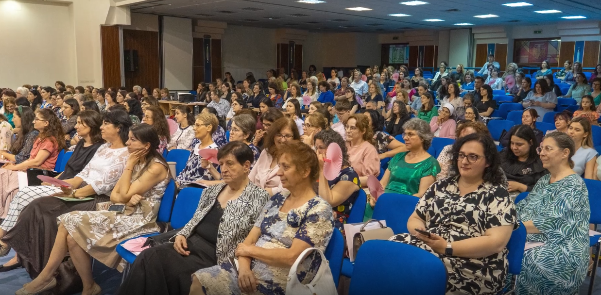 Speranta TV | La Cernica, în județul Ilfov, sute de femei din comunitățile Bisericii Adventiste de Ziua a Șaptea din Muntenia s-au întâlnit la Festivalul „Trăiește cu SENS, cu SENSibilitate”