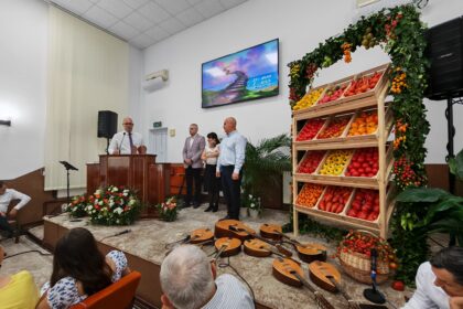 Speranta TV | Biserica Adventistă de Ziua a Șaptea din Pitulicea, județul Buzău, a organizat cea de-a doua ediție a Festivalului Roșiilor, o întâlnire dedicată recunoștinței față de Dumnezeu pentru roadele pământului