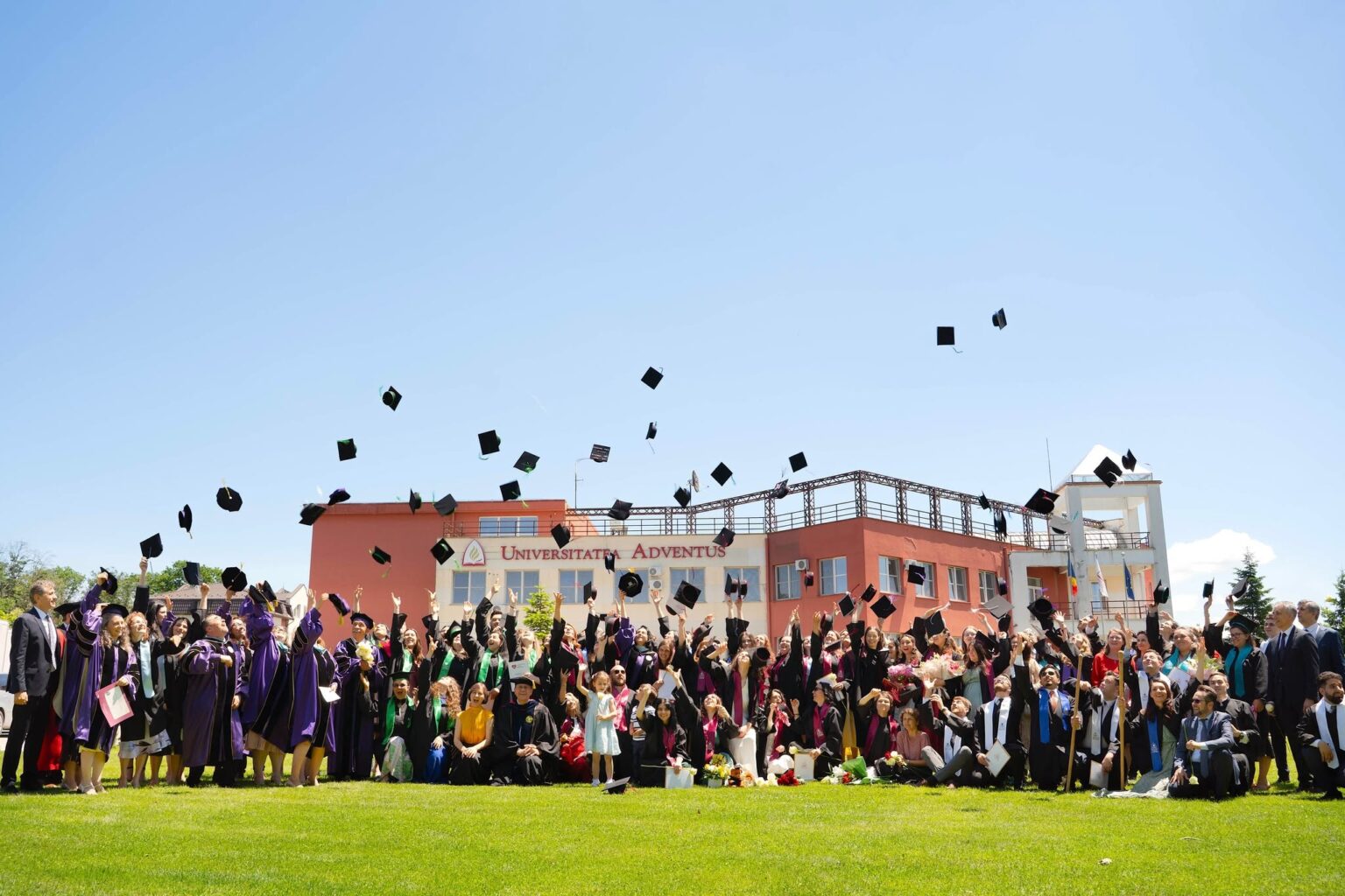 Speranta TV | Universitatea Adventus a sărbătorit absolvirea promoției 2026, printr-o ceremonie marcată de recunoștință, reflecție și speranță pentru viitor