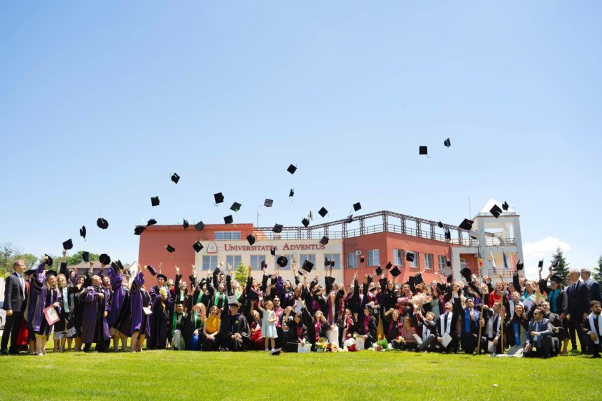 Speranta TV | Universitatea Adventus a sărbătorit absolvirea promoției 2026, printr-o ceremonie marcată de recunoștință, reflecție și speranță pentru viitor