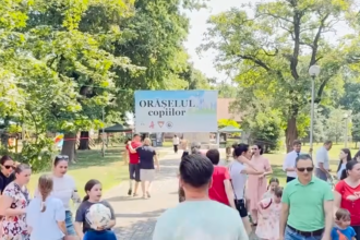 Speranta TV | La Macea, județul Arad, a fost organizat în premieră Orășelul Copiilor, un program pentru cei mici, cu ateliere creative, jocuri și concursuri, activități de mișcare, demonstrații interactive și promovarea gusturilor sănătoase