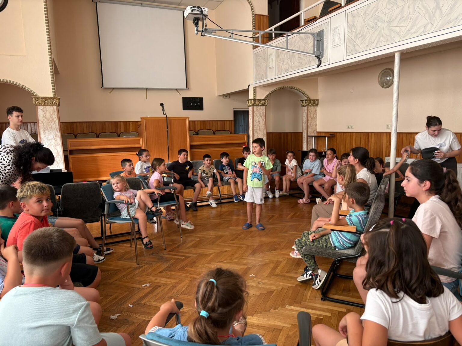 Speranta TV | La Gheorghe Doja, în județul Ialomița, zeci de copii au descoperit povestea lui Daniel și a prietenilor săi la Școala Biblică de Vacanță organizată de Biserica Adventistă de Ziua a Șaptea