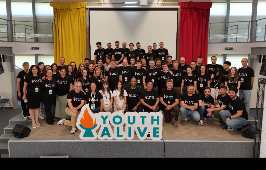 Speranta TV | Lideri și mentori adventiști din România, alături de invitați ai Conferinței Generale, s-au reunit la Stupini, Brașov, în cadrul unei tabere de formare pentru adolescenți și tineri