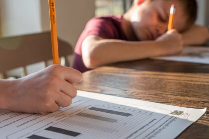 Speranta TV | Nu țipa și nu umili copilul care nu a obținut rezultatele așteptate la examen. Un rezultat slab nu definește valoarea copilului