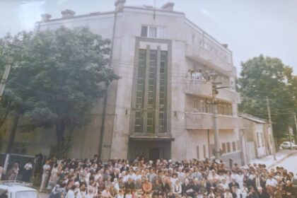 Speranta TV | Patru decenii au trecut de la ultimul Sabat petrecut de credincioși în vechea Biserică Adventistă Grant din București, demolată în vara anului 1986 de regimul comunist