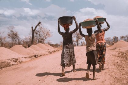 Speranta TV | În prima parte a lunii august, 15 voluntari din România au participat în Uganda la cea de-a patra ediție a taberei Equator Camp