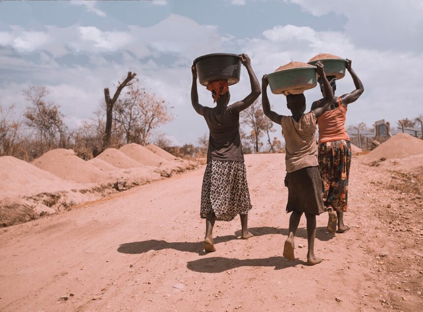 Speranta TV | În prima parte a lunii august, 15 voluntari din România au participat în Uganda la cea de-a patra ediție a taberei Equator Camp