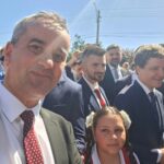 Speranta TV | Președintele României, Nicușor Dan a primit volumul „Tragedia veacurilor” în timpul vizitei la Curcani, în jud. Călărași