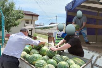 Speranta TV | „Ziua Pepenelui”, un proiect cu gust de vară pentru tinerii de la Centrul Educativ Târgu Ocna